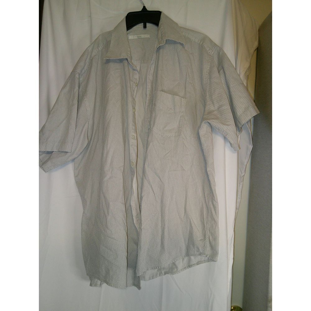Perry Ellis Men's Short Sleeve Button-Down Shirt Polka Dot Pattern Casual